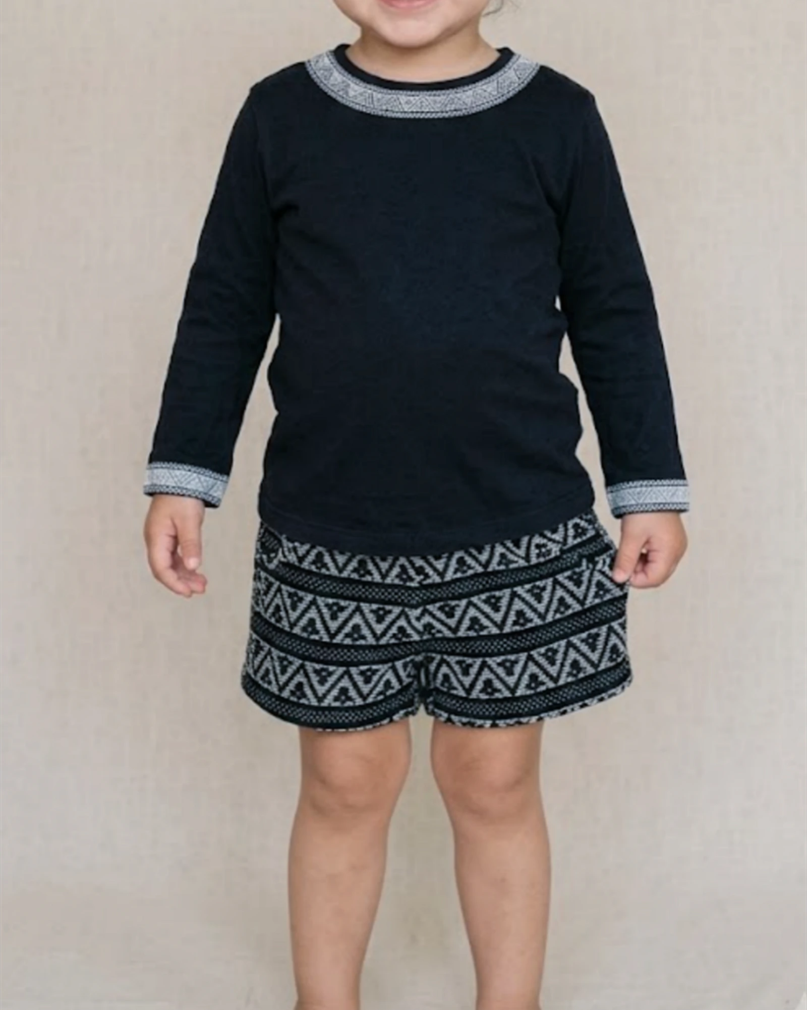 23 mois 2 ans ensemble Teeshirt Tao et short Vertbaudet 86 cm – photo 2